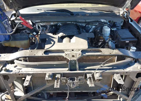 2017 Cadillac Escalade Platinum z USA, uszkodzony, nr VIN 1GYS4DKJ4HR288374